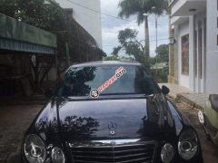 Bán Mercedes E200 đời 2007, màu đen, xe ít đi nên còn rất mới