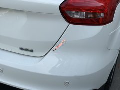 Cần bán Ford Focus Trend sản xuất năm 2017, màu trắng, giá tốt