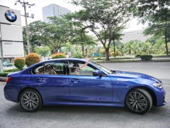 BMW 3 Series 330i đời 2019, màu xanh lam, xe nhập khẩu châu âu, thể thao, trẻ trung vượt trội BMW 3 Series 330i đời 2019, màu xanh lam, xe nhập khẩu châu âu, thể thao, trẻ trung vượt trội