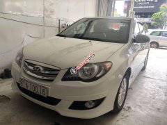 Cần bán Hyundai Avante 1.6 MT sản xuất 2016, màu trắng, giá 390tr