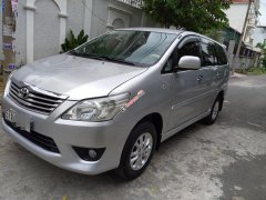 Bán xe Toyota Innova E năm 2013, màu bạc còn mới Bán xe Toyota Innova E năm 2013, màu bạc còn mới