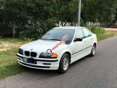 Cần bán lại xe BMW 323i sản xuất 2000, màu trắng
