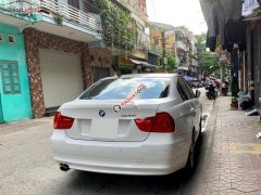 Bán BMW 320i 2011, màu trắng, xe nhập còn mới, giá 535tr