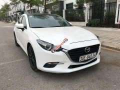 Cần bán Mazda 3 Facelift sản xuất 2017, màu trắng chính chủ