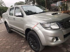 Bán giá ưu đãi với chiếc Toyota Hilux sản xuất năm 2013, màu bạc giá cạnh tranh Bán giá ưu đãi với chiếc Toyota Hilux sản xuất năm 2013, màu bạc giá cạnh tranh