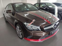 Cần bán xe Mercedes CLA200 sản xuất 2017, màu nâu mới 99%