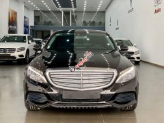 Cần bán gấp Mercedes C250 năm sản xuất 2017, màu đen