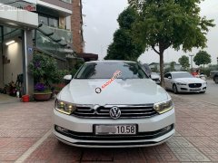 Bán xe Volkswagen Passat đời 2016, màu trắng, nhập khẩu Bán xe Volkswagen Passat đời 2016, màu trắng, nhập khẩu