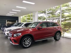 Bán ô tô Mercedes GLC300 đời 2019, màu đỏ