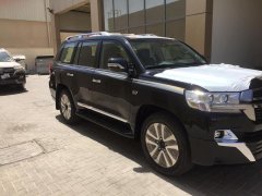 Bán Toyota Land Cruiser VXS 5.7 MBS đời 2021, màu đen, nhập khẩu nguyên chiếc Bán Toyota Land Cruiser VXS 5.7 MBS đời 2021, màu đen, nhập khẩu nguyên chiếc