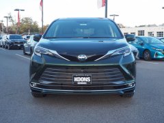 Bán Toyota Sienna Platinum Hybrid 2021, màu xanh bộ đội - nội thất nâu, giá tốt