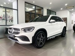 Bán xe Mercedes GLC300 AMG 2021 màu Trắng Sản xuất 2021 siêu lướt chạy đúng 2000km biển đẹp xe cũ chính hãng Bán xe Mercedes GLC300 AMG 2021 màu Trắng Sản xuất 2021 siêu lướt chạy đúng 2000km biển đẹp xe cũ chính hãng