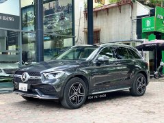 Cần bán gấp Mercedes GLC300 AMG đời 2021, màu xám Cần bán gấp Mercedes GLC300 AMG đời 2021, màu xám