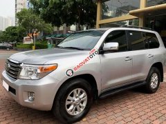 Bán ô tô Toyota Land Cruiser VX 4.6 sản xuất năm 2014, màu bạc, nhập khẩu nguyên chiếc xe gia đình Bán ô tô Toyota Land Cruiser VX 4.6 sản xuất năm 2014, màu bạc, nhập khẩu nguyên chiếc xe gia đình
