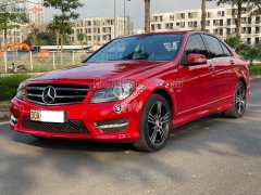 Xe Mercedes C200 sản xuất 2013, màu đỏ Xe Mercedes C200 sản xuất 2013, màu đỏ