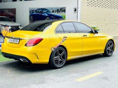 Cần bán lại xe Mercedes 2021, màu vàng còn mới Cần bán lại xe Mercedes 2021, màu vàng còn mới
