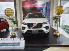 Bán Toyota Fortuner 2.4 AT máy dầu, màu trắng ngọc trai, giao ngay Bán Toyota Fortuner 2.4 AT máy dầu, màu trắng ngọc trai, giao ngay