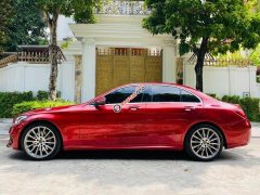 Bán ô tô Mercedes C300 2018, màu đỏ còn mới Bán ô tô Mercedes C300 2018, màu đỏ còn mới