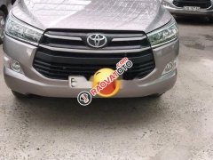 Cần bán gấp Toyota Innova năm sản xuất 2017 xe gia đình Cần bán gấp Toyota Innova năm sản xuất 2017 xe gia đình
