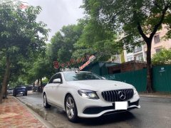 Cần bán xe Mercedes E250 năm 2018, màu trắng còn mới Cần bán xe Mercedes E250 năm 2018, màu trắng còn mới