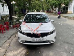 Bán Kia Cerato 1.6 MT năm sản xuất 2017, màu trắng còn mới, giá chỉ 380 triệu