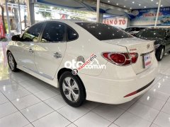 Cần bán lại xe Hyundai Avante 1.6MT đời 2012, màu trắng xe gia đình, giá tốt