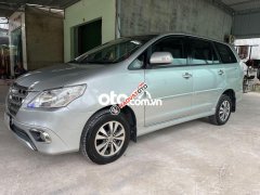 Cần bán Toyota Innova V đời 2016, màu bạc số tự động