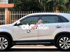 Cần bán Kia Sorento GAT 2017, màu trắng, giá tốt