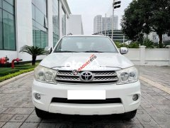 Bán ô tô Toyota Fortuner Sportivo đời 2011, màu trắng như mới, giá tốt