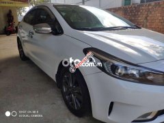 Cần bán lại xe Kia Cerato AT đời 2016, màu trắng còn mới