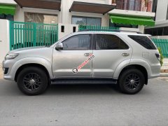 Cần bán lại xe Toyota Fortuner 2.7V 4X2 AT đời 2016, màu bạc