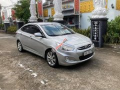 Cần bán Hyundai Accent 1.4 MT đời 2015, màu bạc, nhập khẩu, giá 338tr