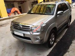 Bán xe Toyota Fortuner 2.7V sản xuất năm 2009, màu bạc còn mới  