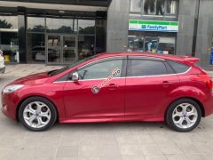 Cần bán lại xe Ford Focus 2.0L sản xuất năm 2014, màu đỏ