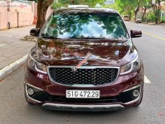 Bán ô tô Kia Sedona 2.2L DATH sản xuất 2017, màu đỏ, giá chỉ 846 triệu