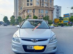 Cần bán gấp Hyundai i30 CW 1.6 AT 2009, màu bạc, xe nhập  