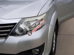 Cần bán Toyota Fortuner 2.7V năm 2012, màu bạc