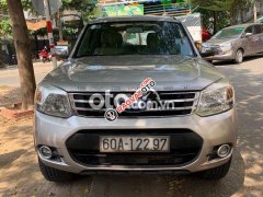 Bán xe Ford Everest MT đời 2013, màu xám còn mới