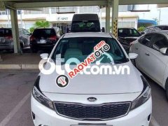 Xe Kia Cerato MT năm sản xuất 2016, màu trắng