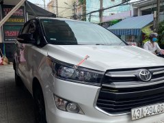 Cần bán lại xe Toyota Innova MT năm 2017, màu trắng