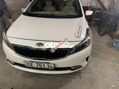 Bán xe Kia Cerato MT sản xuất năm 2017, màu trắng