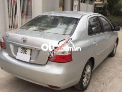 Bán Toyota Vios MT sản xuất 2011, màu bạc xe gia đình