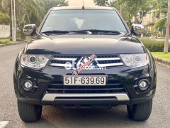 Cần bán gấp Mitsubishi Pajero Sport 4x2 AT năm 2016, màu đen