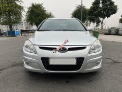 Cần bán Hyundai i30 CW 1.6 AT sản xuất 2010, màu bạc, xe nhập