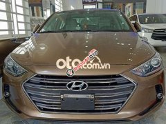 Cần bán gấp Hyundai Elantra AT năm sản xuất 2018, màu nâu, xe nhập 