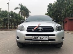 Xe Toyota RAV4 Limited sản xuất năm 2007, màu bạc, xe nhập