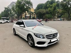 Bán Mercedes C300 AMG 2016 full option màu trắng, nội thất đen