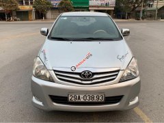 Bán Toyota Innova G năm sản xuất 2010, màu bạc xe gia đình, giá chỉ 290 triệu