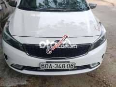 Bán Kia Cerato 1.6 MT năm 2017, màu trắng chính chủ