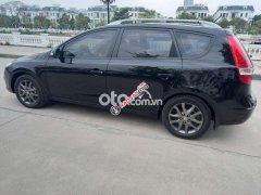 Cần bán xe Hyundai i30 1.6AT sản xuất năm 2011, màu đen, nhập khẩu